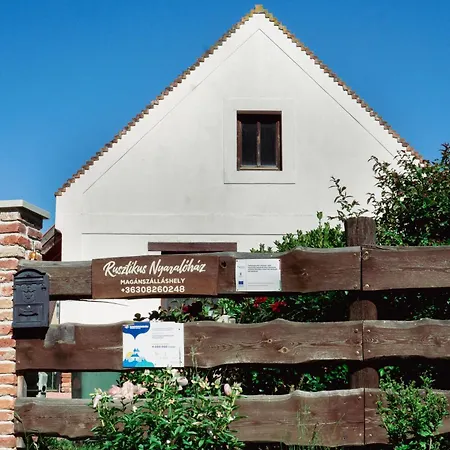 Vakantiehuis Rusztikus Nyaralohaz