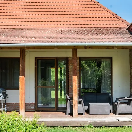 Vakantiehuis Rusztikus Nyaralohaz *