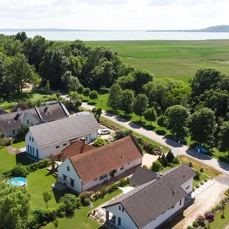 Vakantiehuis Rusztikus Nyaralohaz *